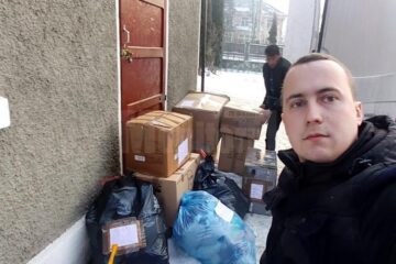 Pachetele trimise de preotul din Germania au ajuns duminică la Casa Vladimir, din Vatra Dornei, prin intermediul lui Andrei Viorel, care a inițiat campania de ajutorare