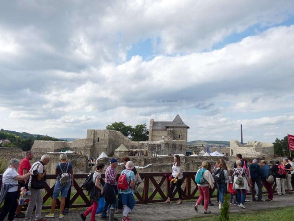 În 2019 au fost 210.308 vizitatori la Cetatea de Scaun, cu 8,7% mai mulți față de anul 2018 În 2019 au fost 210.308 vizitatori la Cetatea de Scaun, cu 8,7% mai mulți față de anul 2018