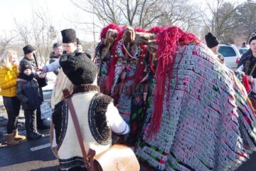 Anul Nou pe stil vechi, întâmpinat la Drăgușeni cu Festivalul Obiceiurilor de Iarnă