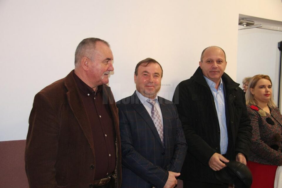 Primarul din Liteni, Tomiță Onisii, alături de senatorul Daniel Cadariu și vicepreședintele CJ Suceava Gheorghe Niță