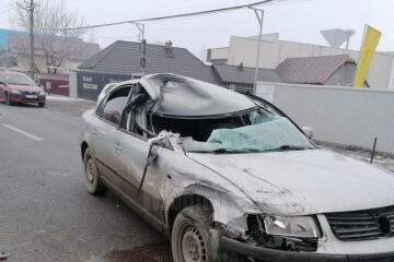 Din primele cercetari, autoturismul a intrat in coliziune fata spate cu autoutilitara