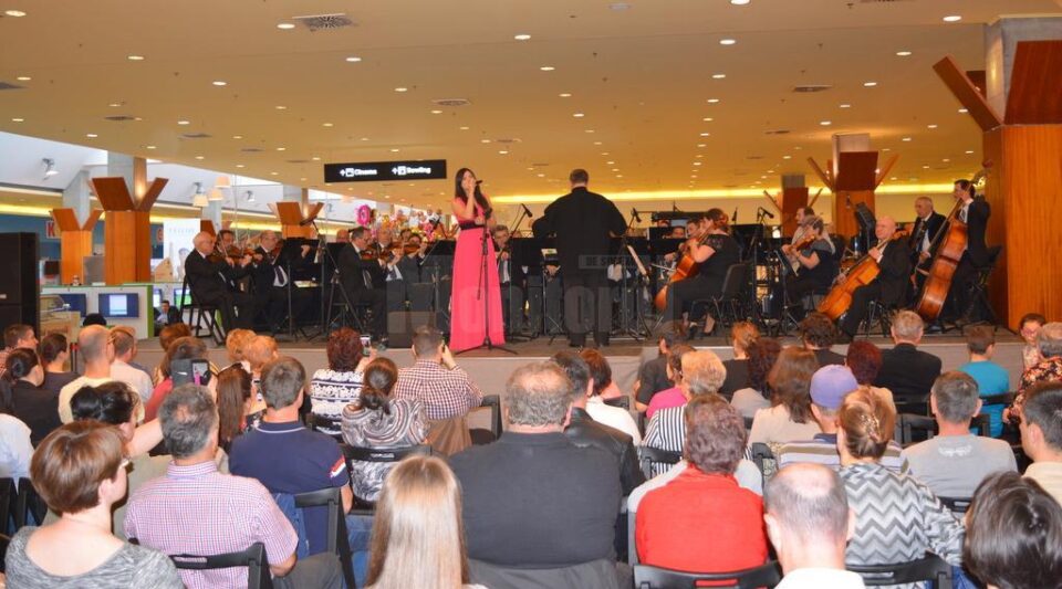 Paula Seling, într-un concert extraordinar al filarmonicii de stat din Botoșani, în acest weekend, la Iulius Mall Suceava