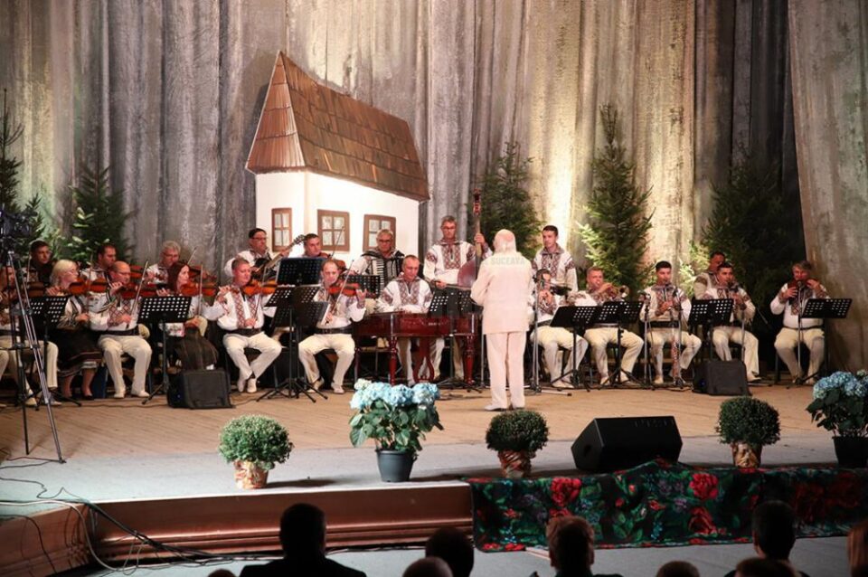 Artiști din toată țara vor fi prezenți la cea de-a V-a ediție a proiectului „10 pentru folclor”