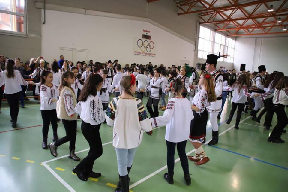 Artiști din toată țara vor fi prezenți la cea de-a V-a ediție a proiectului „10 pentru folclor”