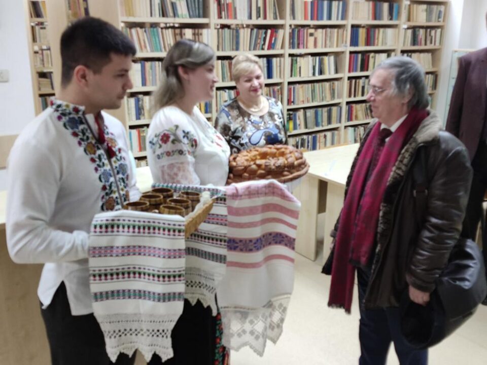 Academicianul a fost primit cu pâine și sare