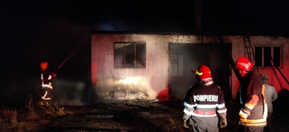 Incendiul a fost lichidat după circa două ore de intervenție Incendiul a fost lichidat după circa două ore de intervenție