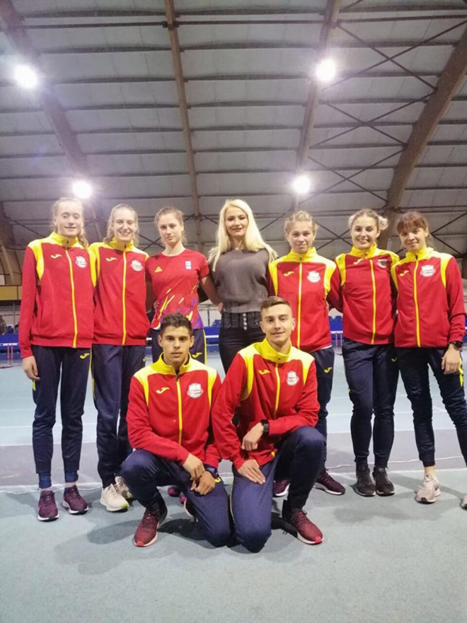 Atleții câmpulungeni, alături de antrenoarea Erzilia Țîmpău