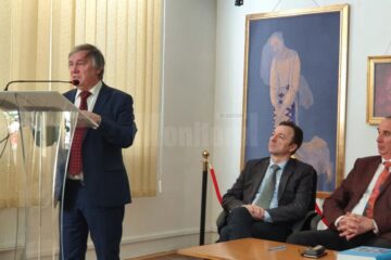 Întâlnire cu scriitorul basarabean Nicolae Dabija, la Biblioteca Bucovinei