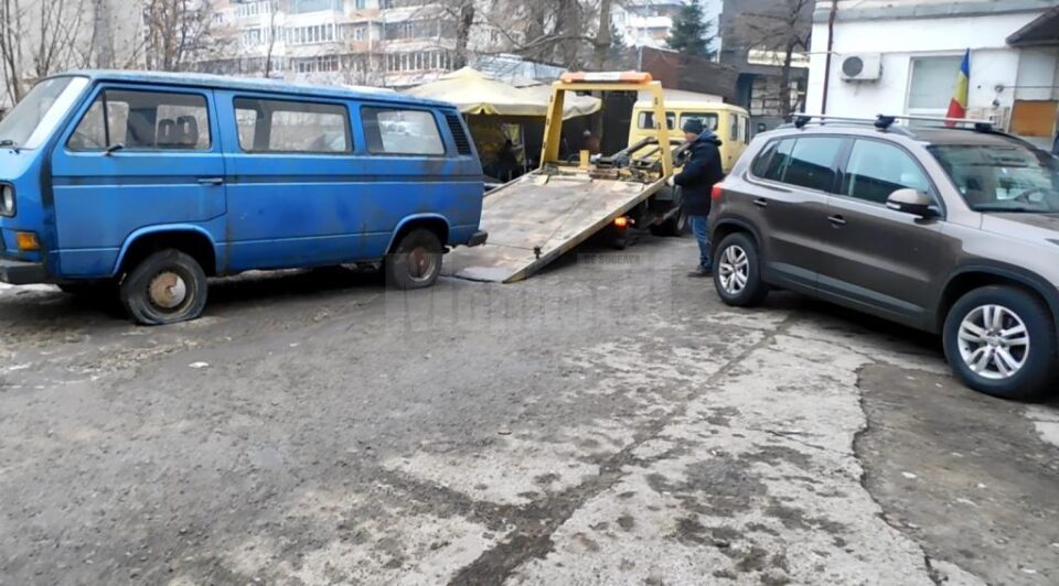 Ridicarea mașinilor abandonate în municipiul Suceava 5