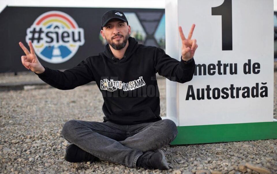 Ștefan Mandachi îi cheamă pe suceveni să scrie scrisori Guvernului pentru a solicita construcția Autostrăzii Moldovei Ștefan Mandachi îi cheamă pe suceveni să scrie scrisori Guvernului pentru a solicita construcția Autostrăzii Moldovei