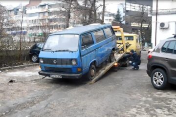 Ridicarea mașinilor abandonate în municipiul Suceava