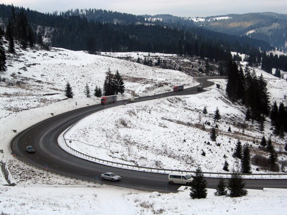 CNAIR a scos la licitație studiile de fezabilitate pentru drumul de mare viteză Suceava - Vatra Dornei - Baia Mare