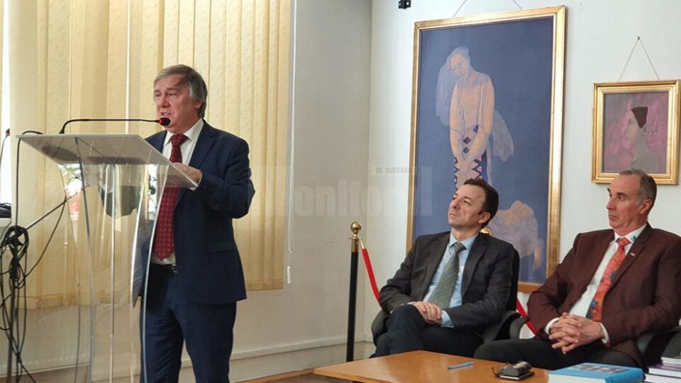 Întâlnire cu scriitorul basarabean Nicolae Dabija, la Biblioteca Bucovinei