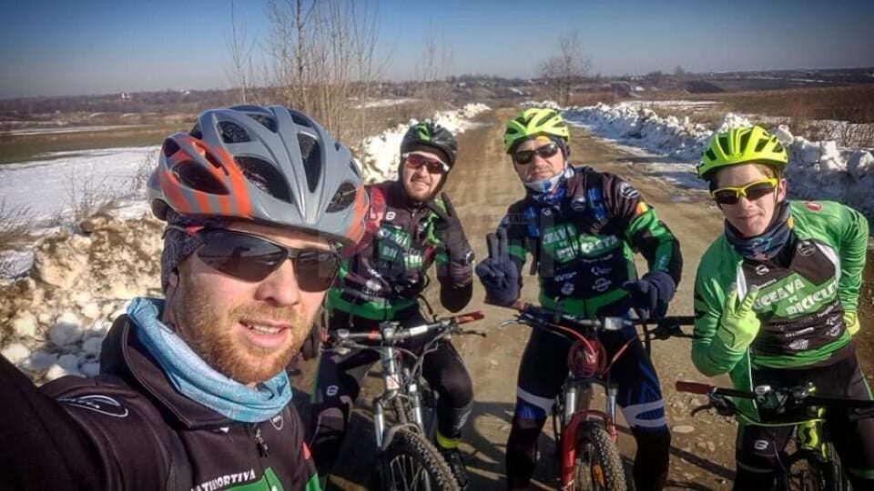 Tinerii suceveni suceveni au pedalat 161 de km, pentru a marca 161 de ani de la Mica Unire 1