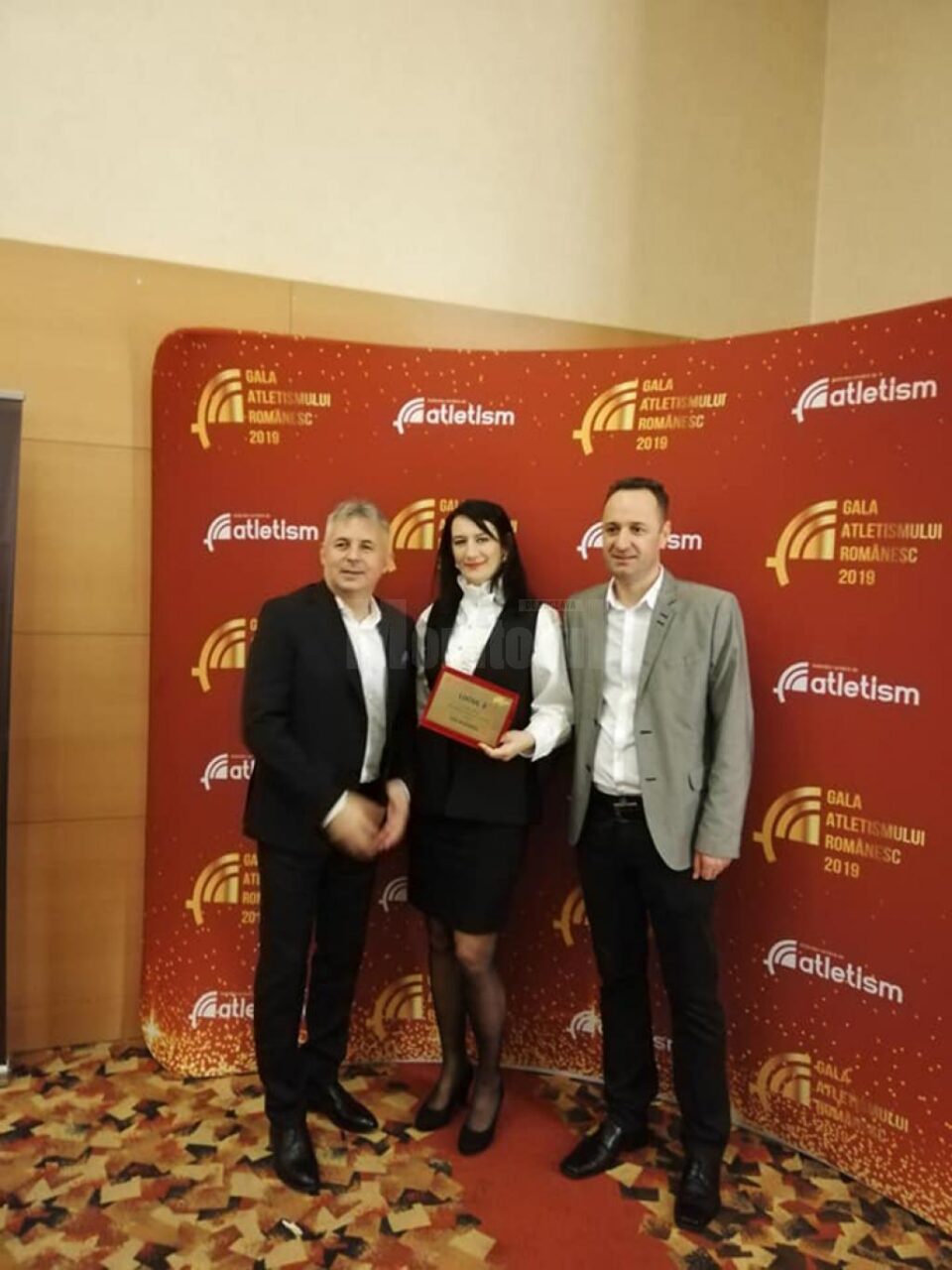 Florin Florea, președintele FRA, alături de Elena Vizitiu și Silviu Casandra