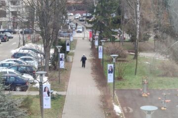 Cei mai merituoși studenți ai Universității, promovați pe ”Aleea șefilor de promoție”, din parcul instituției