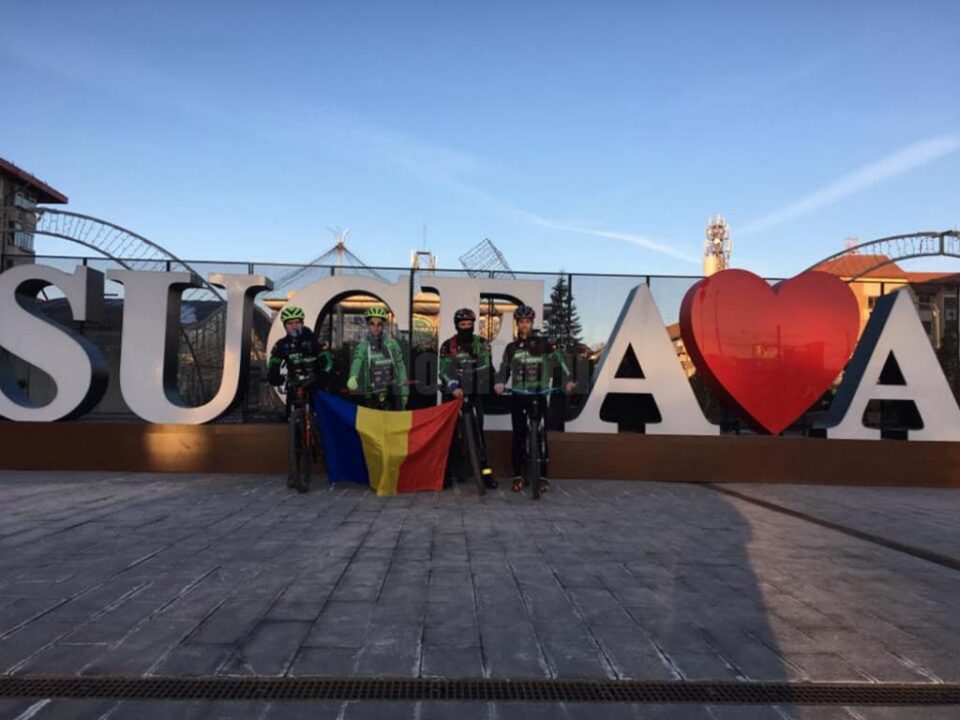 Un grup de suceveni a pedalat 161 de km, pentru a marca 161 de ani de la Mica Unire