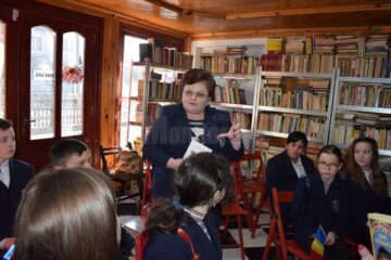 Ziua Educației și Unirea Principatelor Române, marcate în mod inedit de elevi ai Liceului Tehnologic „Vasile Cocea” Moldovița