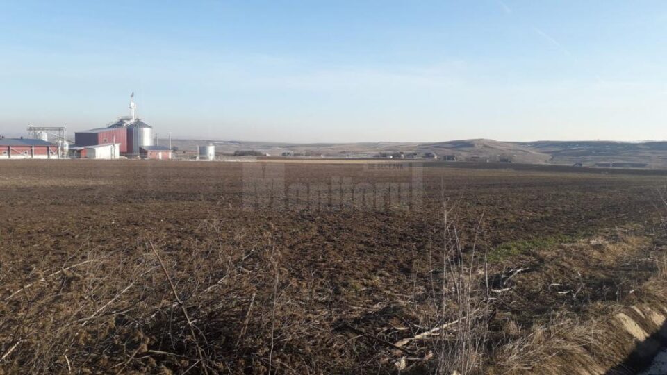 Câmpurile din jurul depozitului au fost curățate