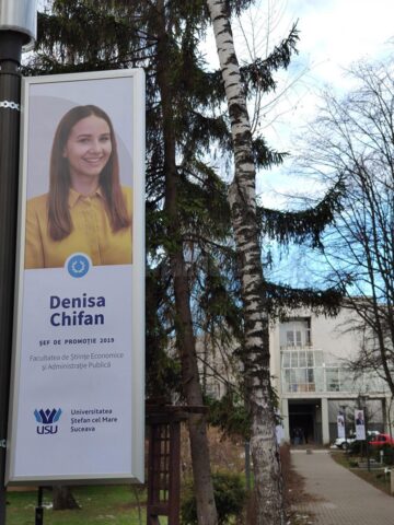 Cei mai merituoși studenți ai Universității, promovați pe ”Aleea șefilor de promoție”, din parcul instituției