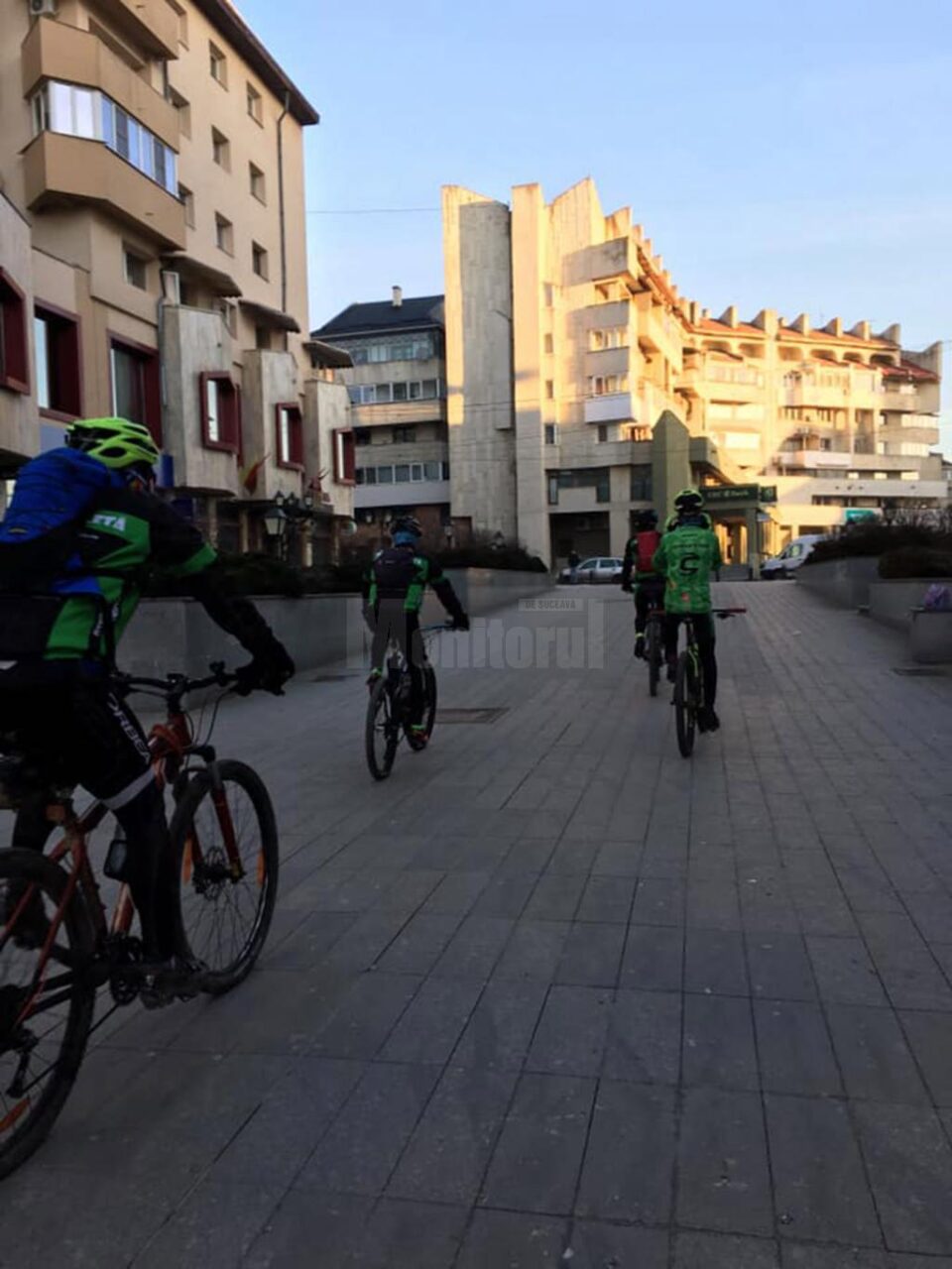 Un grup de suceveni a pedalat 161 de km, pentru a marca 161 de ani de la Mica Unire