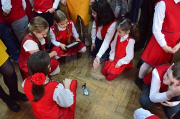 Kituri de robotică din partea Lego, pentru școala din Ipotești, în urma câștigării unui concurs cu peste 5.000 de participanți
