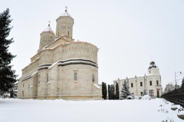 Mănăstirea „Sfinții Trei Ierarhi” din Iași