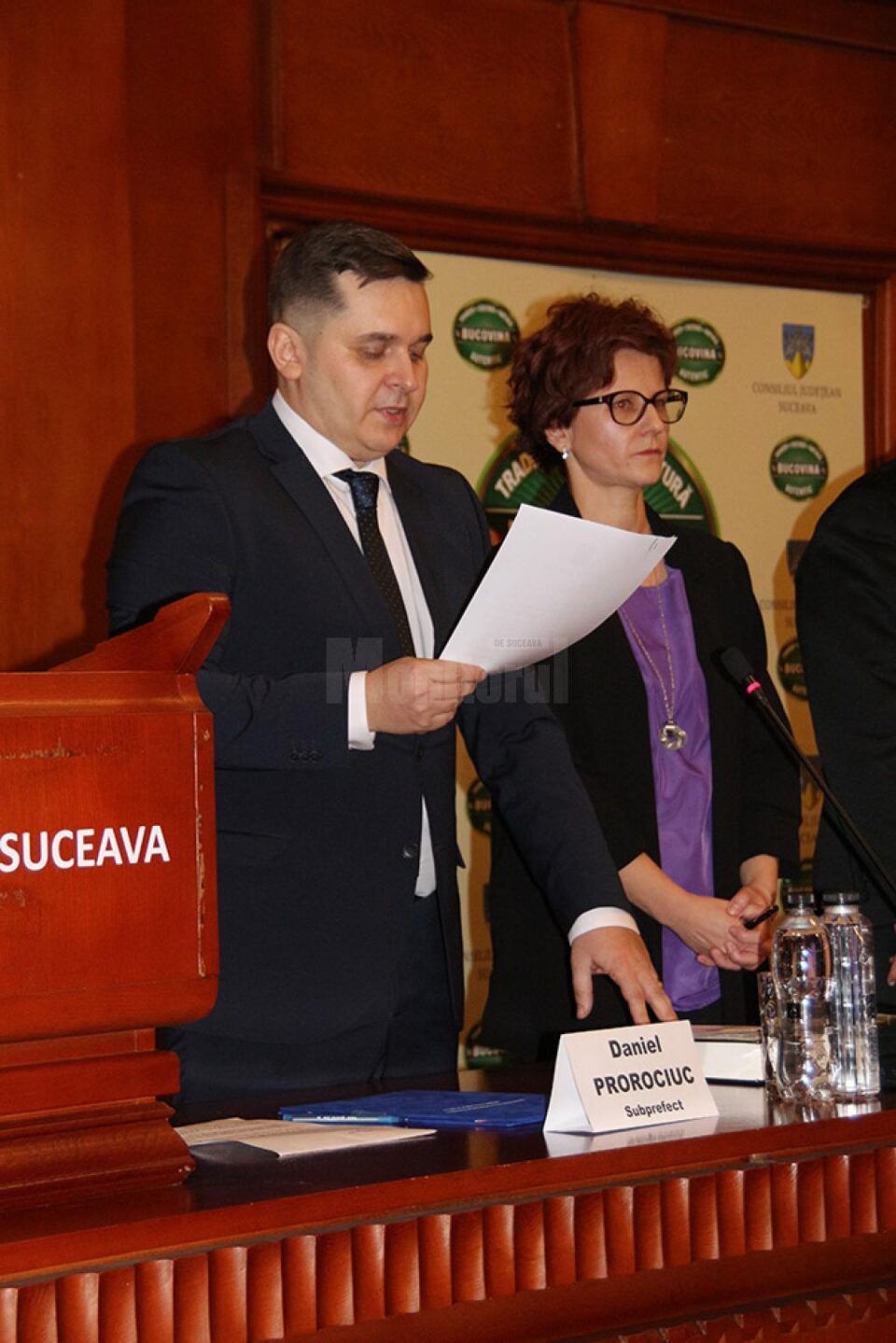 Ceremonia de învestire a celor doi subprefecți, Daniel Prorociuc și Laura Morar Subprefecții Daniel Prorociuc și Laura Morar