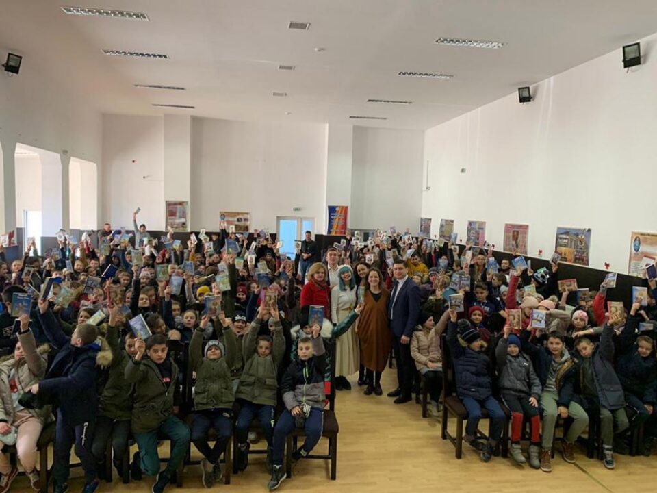 Donație de peste 2.000 de cărți în satele din județul Suceava