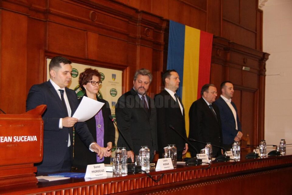 Ceremonia de învestire a celor doi subprefecți, Daniel Prorociuc și Laura Morar Subprefecții Daniel Prorociuc și Laura Morar