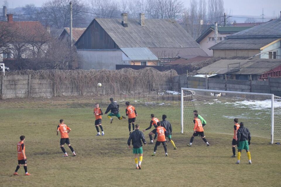 Meciul dintre cele două echipe s-a disputat pe stadionul “1 Mai” din Ițcani