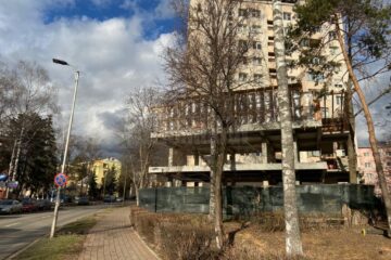 În locul unei case care avea doar parter a fost eliberată o autorizație de construire pentru “supraetajare cu un nivel”