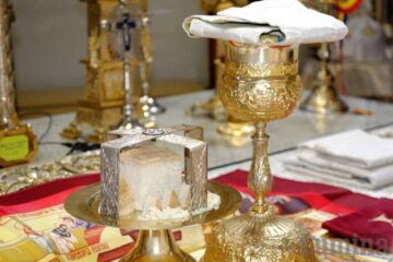 Paharul mântuirii, element euharistic în Taina Cununiei