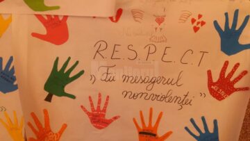 Elevi și profesori ai Școlii Gimnaziale nr. 4 Suceava, „Solidari întru R.E.S.P.E.C.T