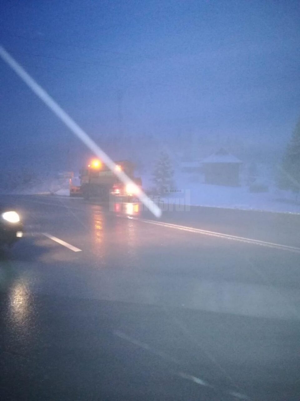 În zona de munte se circulă în condiții de iarnă În zona de munte se circulă în condiții de iarnă