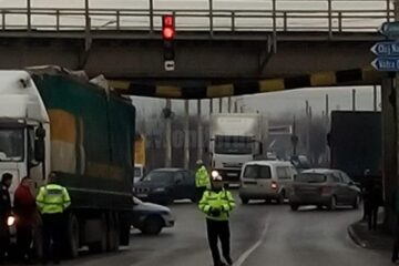 Trafic blocat la pasarela CFR de la Selgros