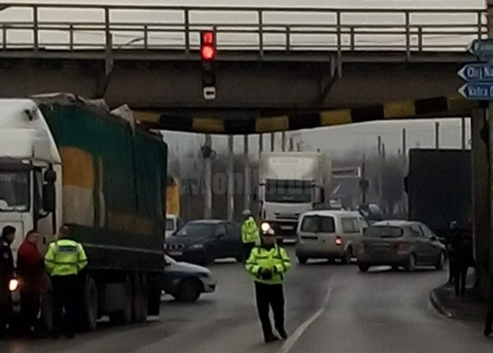 Trafic blocat la pasarela CFR de la Selgros
