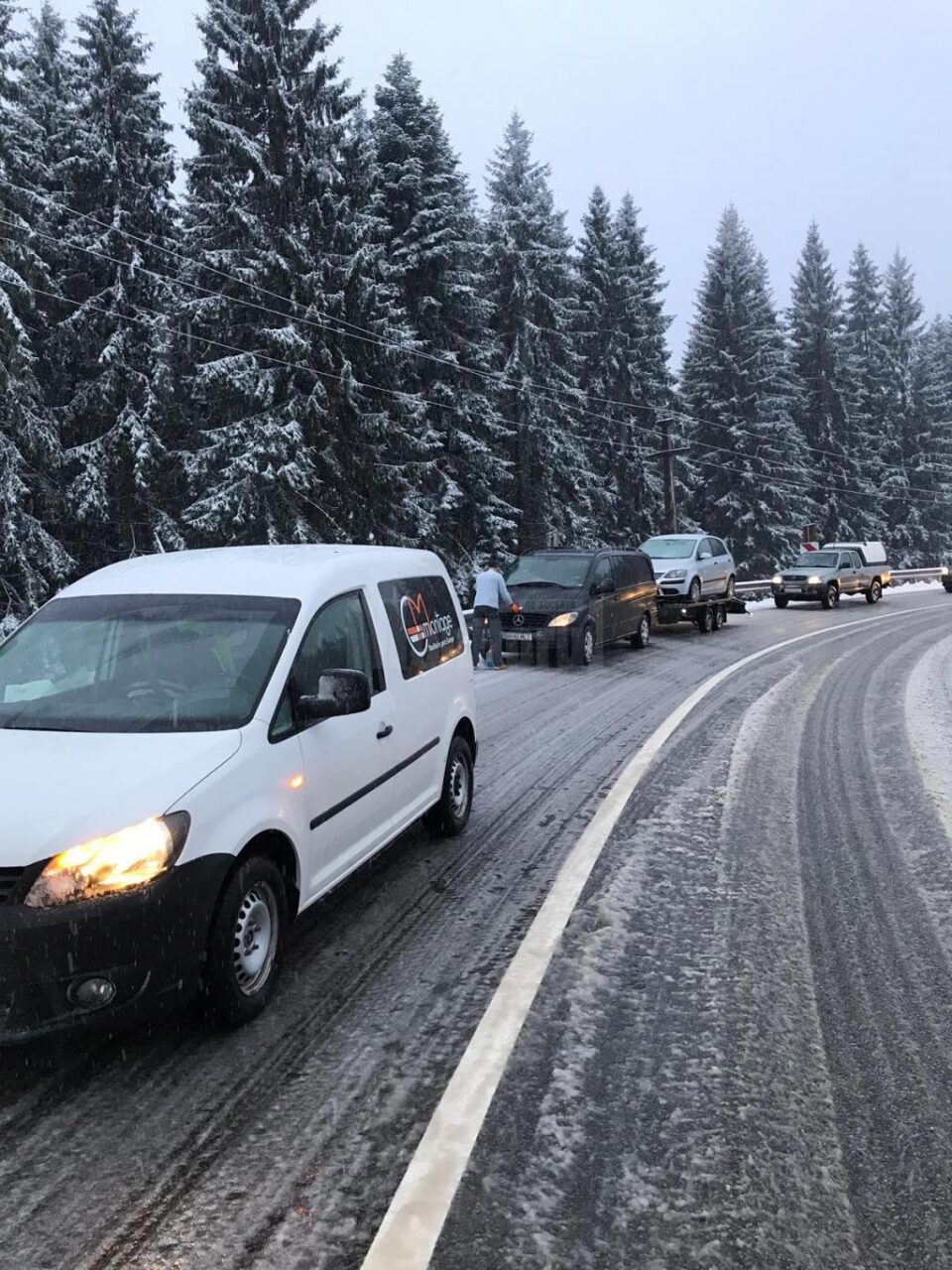 Circulația se desfășoară în condiții de iarnă