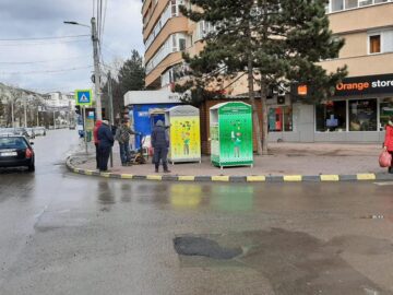 Instalarea containerelor colectoare pentru îmbracaminte