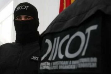 Procurorii DIICOT au pus sub acuzare doi indivizi în acest caz, unul fiind deja condamnat