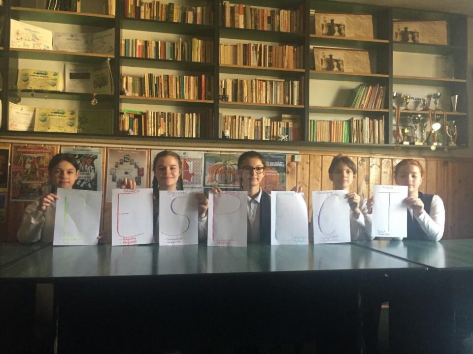 Elevii Cercului Foto „Cineclub” de la Palatul Copiilor Suceava au participat activ la Campania RESPECT Elevii Cercului Foto „Cineclub” de la Palatul Copiilor Suceava au participat activ la Campania RESPECT