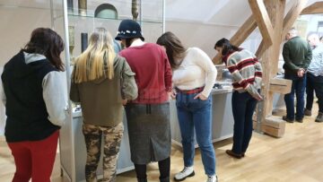 Sute de piese de colecție din categoria Trench Art, expuse la Muzeul de Istorie Suceava