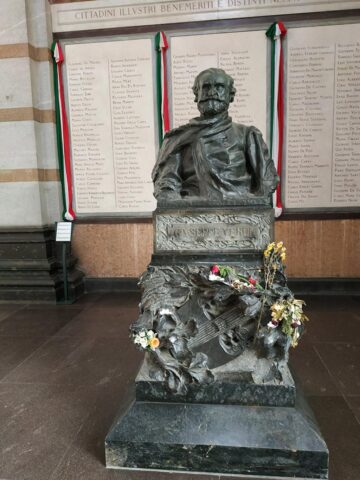 Cimitirul-muzeu în aer liber, un loc aflat la câteva ceasuri de Suceava