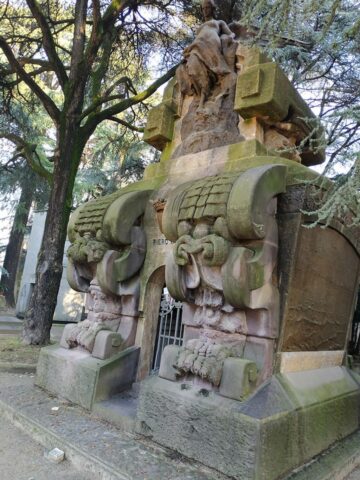Cimitirul-muzeu în aer liber, un loc aflat la câteva ceasuri de Suceava