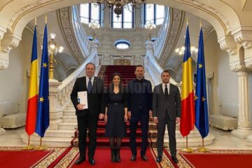 Marian Andronache, președintele PMP Suceava, alături de colegii Marius Pașcan, Ioana Constantin și Sebastian Moise, în delegația PMP invitată la Palatul Cotroceni Marian Andronache, președintele PMP Suceava, alături de colegii Marius Pașcan, Ioana Constantin și Sebastian Moise, în delegația PMP invitată la Palatul Cotroceni