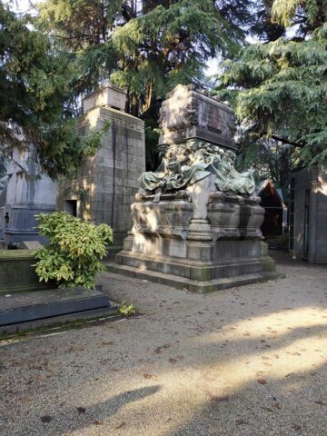 Cimitirul-muzeu în aer liber, un loc aflat la câteva ceasuri de Suceava