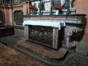 Cimitirul-muzeu în aer liber, un loc aflat la câteva ceasuri de Suceava