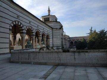 Cimitirul-muzeu în aer liber, un loc aflat la câteva ceasuri de Suceava