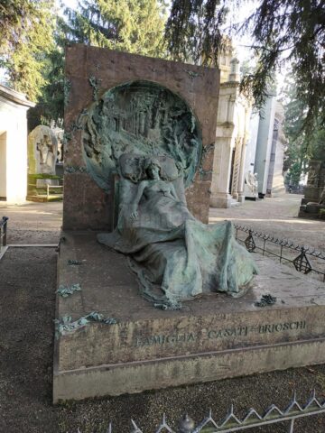 Cimitirul-muzeu în aer liber, un loc aflat la câteva ceasuri de Suceava
