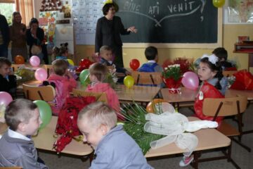 Elevii vor începe școala pe 14 septembrie